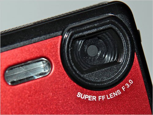 进军相机业 海尔发布五款防水数码相机